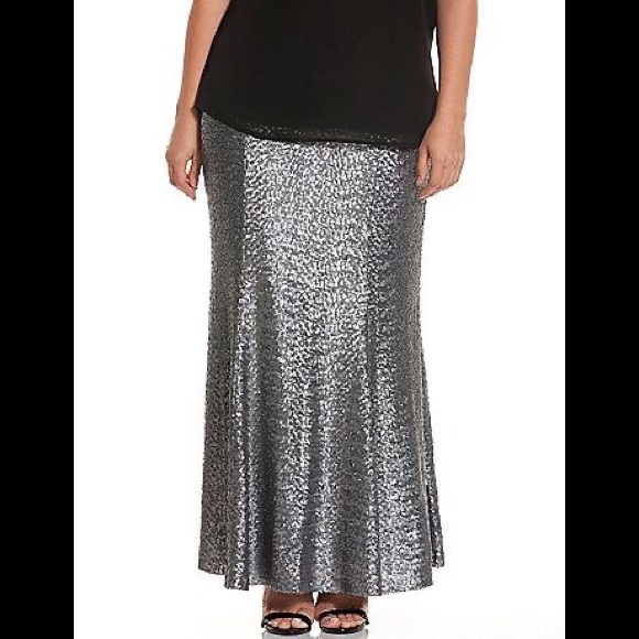 🆕NWOT! 2 Piece Sweater & Sequined Maxi Skirt - Picture 6 of 16
